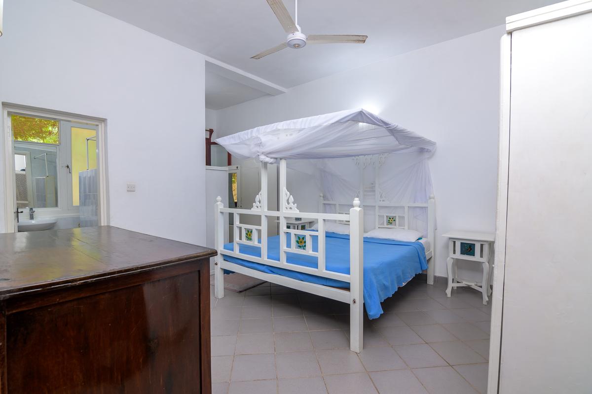 Furnished 1 Bed Apartment with En Suite at Casuarina Road - 9