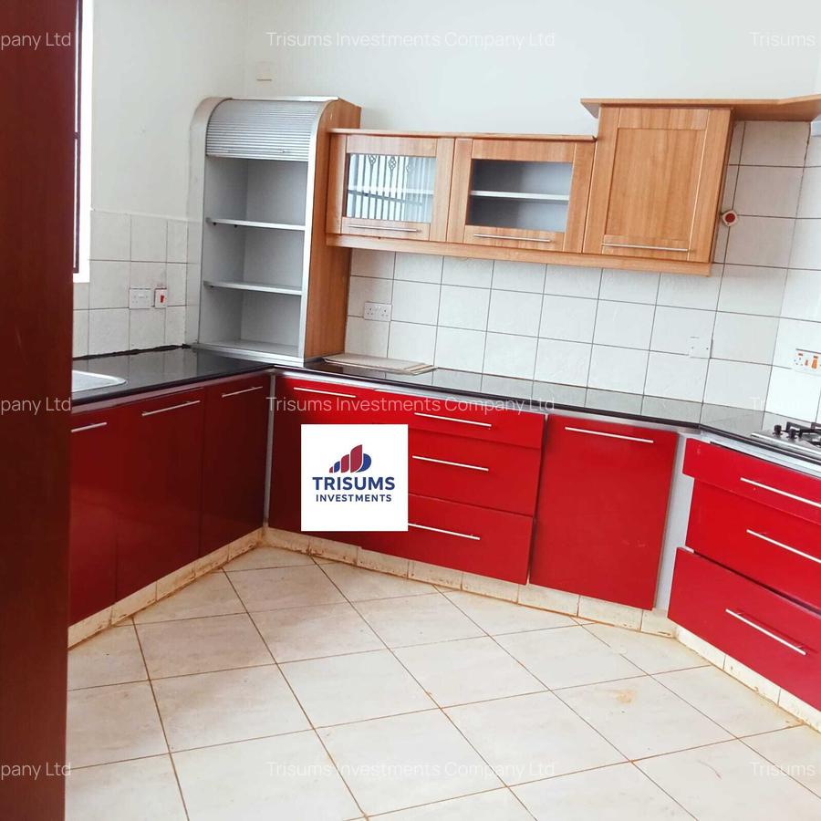 5 Bed Townhouse with En Suite at Grevellea Grove - 4