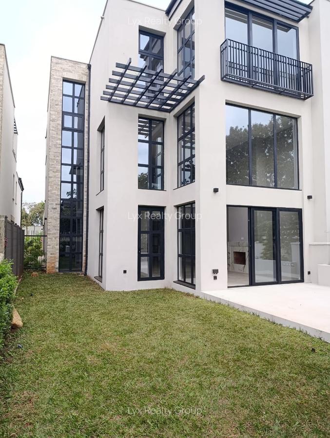 4 Bed Townhouse with En Suite in Runda - 1