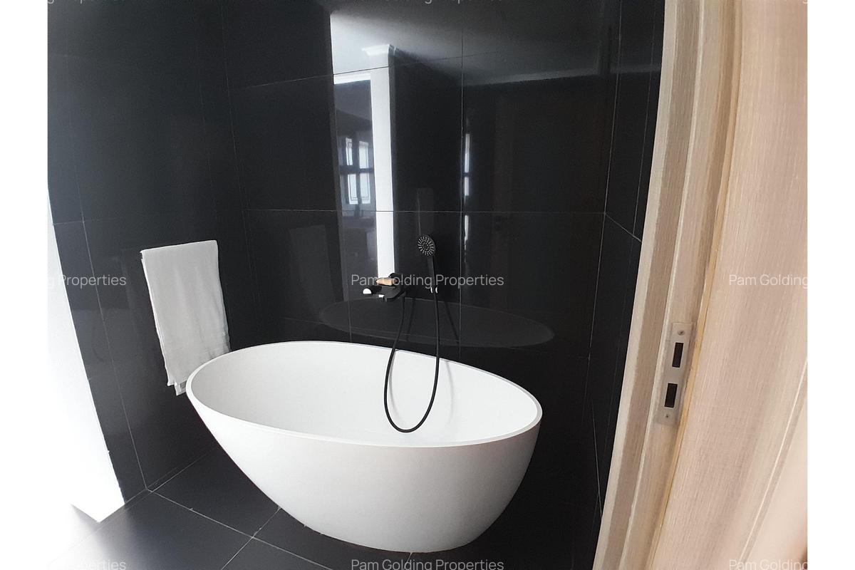 6 Bed Villa with En Suite at Palm Valley - 9