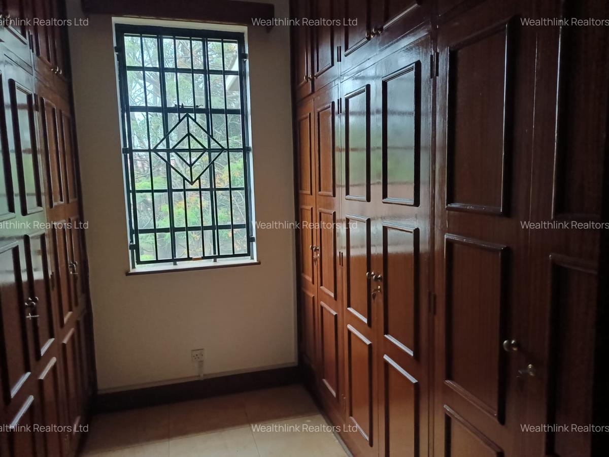 4 Bed Townhouse with En Suite at Runda - 6