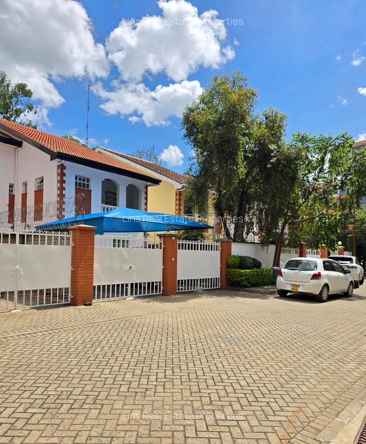 4 Bed Townhouse with En Suite in Lavington - 1