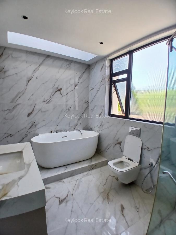 5 Bed Townhouse with En Suite at Lavington Green - 12
