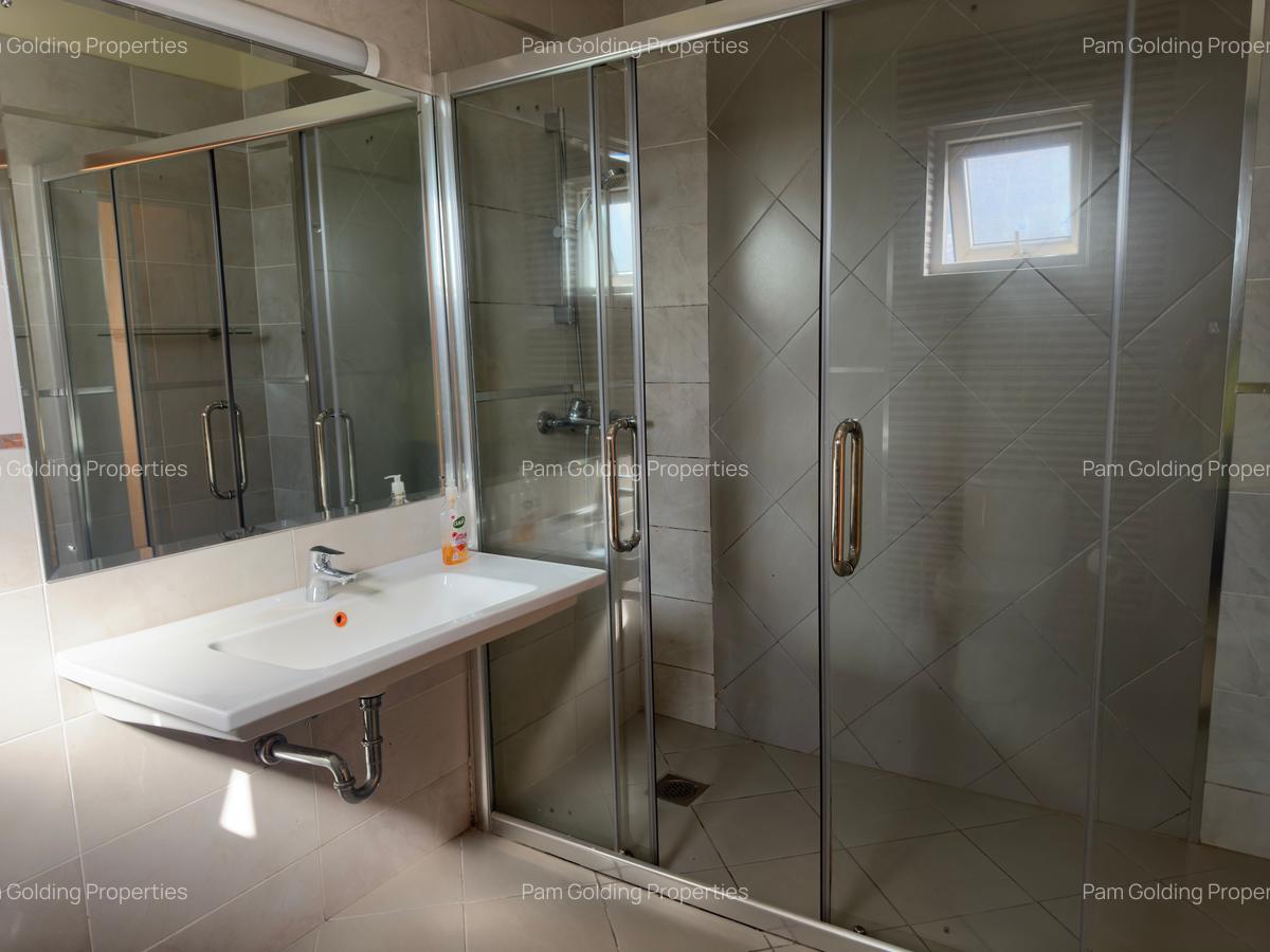 Serviced 3 Bed Apartment with En Suite at Rhapta Road - 13