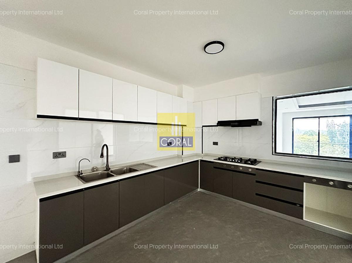 3 Bed Apartment with En Suite in Lavington - 5