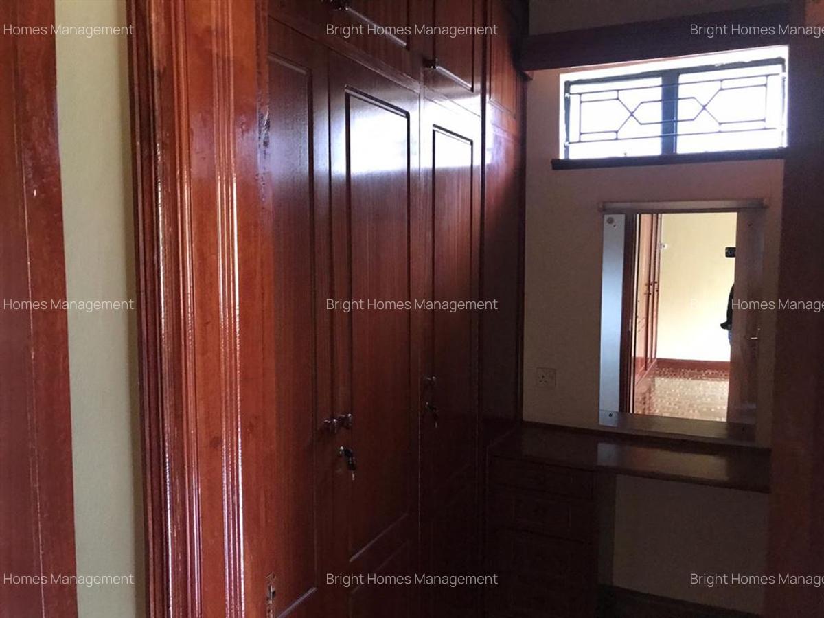 4 Bed Townhouse with En Suite in Lavington - 7