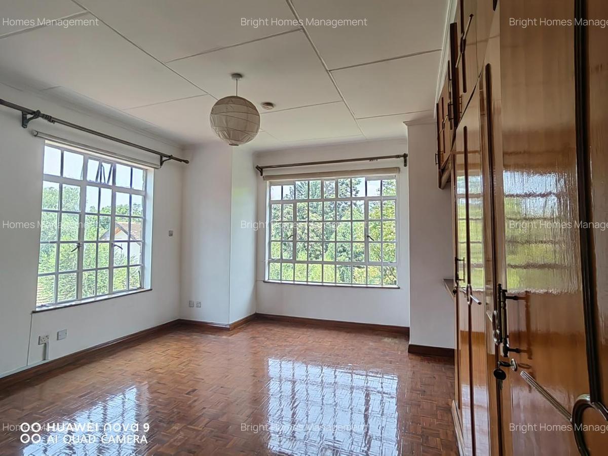 4 Bed Townhouse with En Suite in Lavington - 10