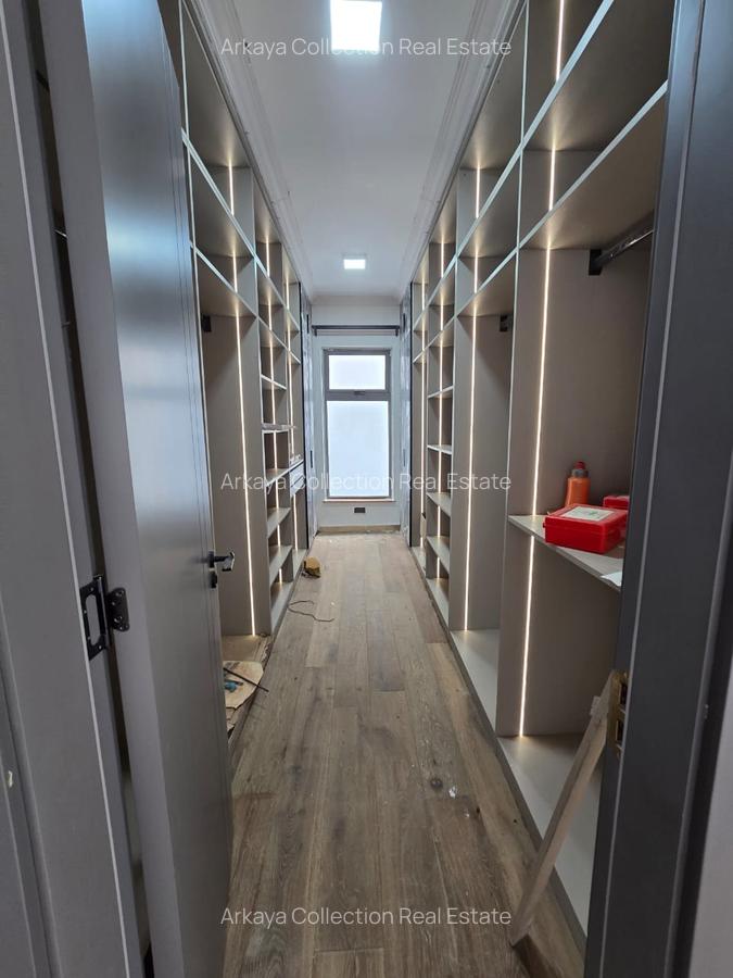 5 Bed Townhouse with En Suite in Lavington - 7