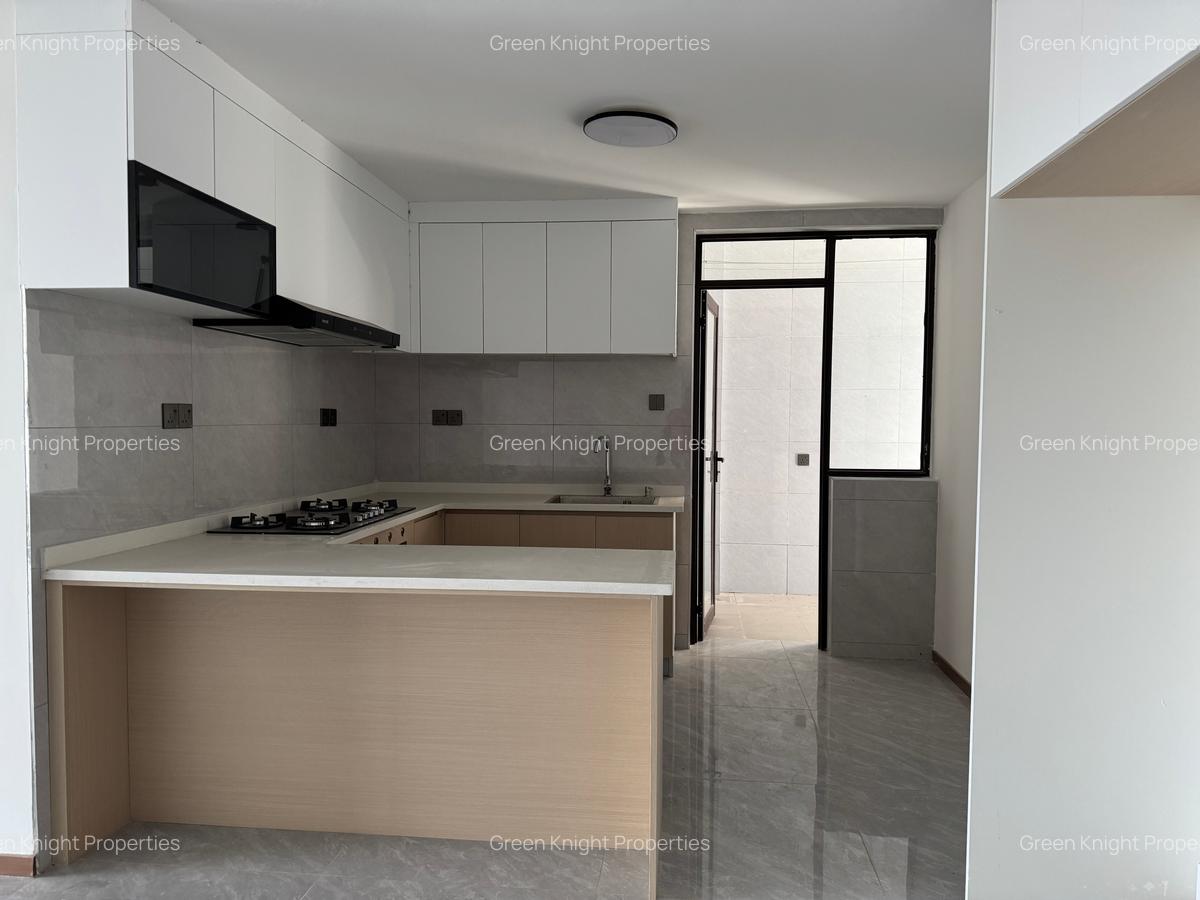 Serviced 3 Bed Apartment with En Suite in Riverside - 8