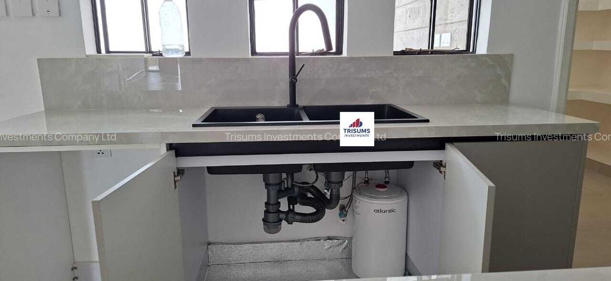 4 Bed House with En Suite in Westlands Area - 7