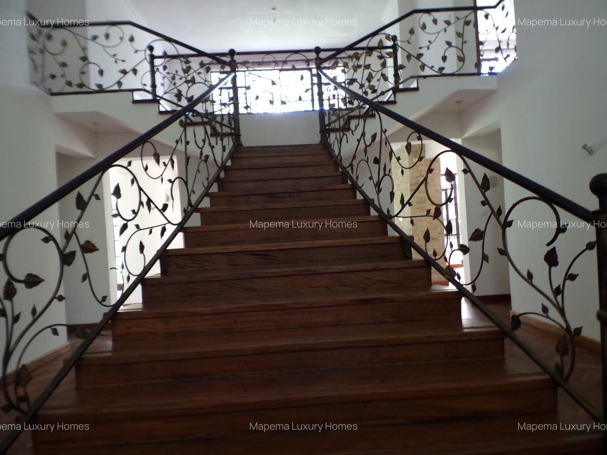 4 Bed House with En Suite at Windy Ridge - 6