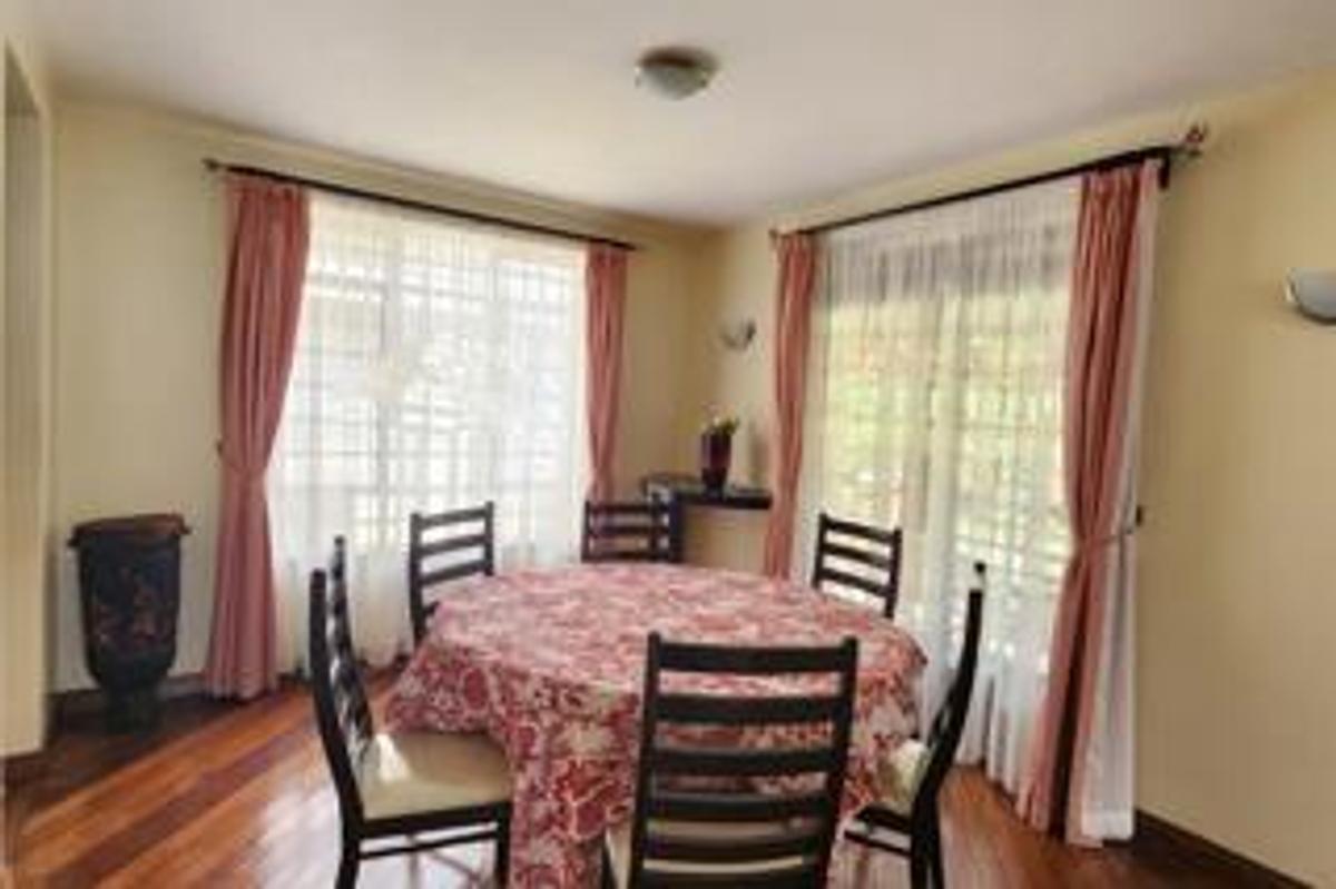 5 Bed Townhouse with En Suite at Lavington Green - 8