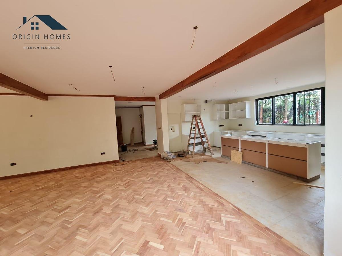 4 Bed House with En Suite at Lavington - 11