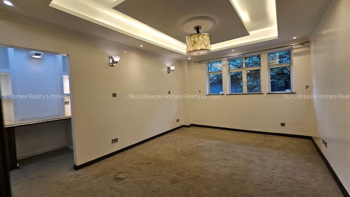 4 Bed House with En Suite in Runda - 10