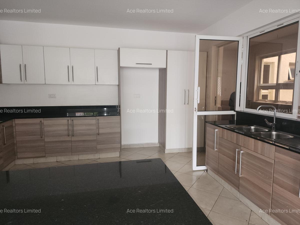 2 Bed Apartment with En Suite at Brookside Drive - 8