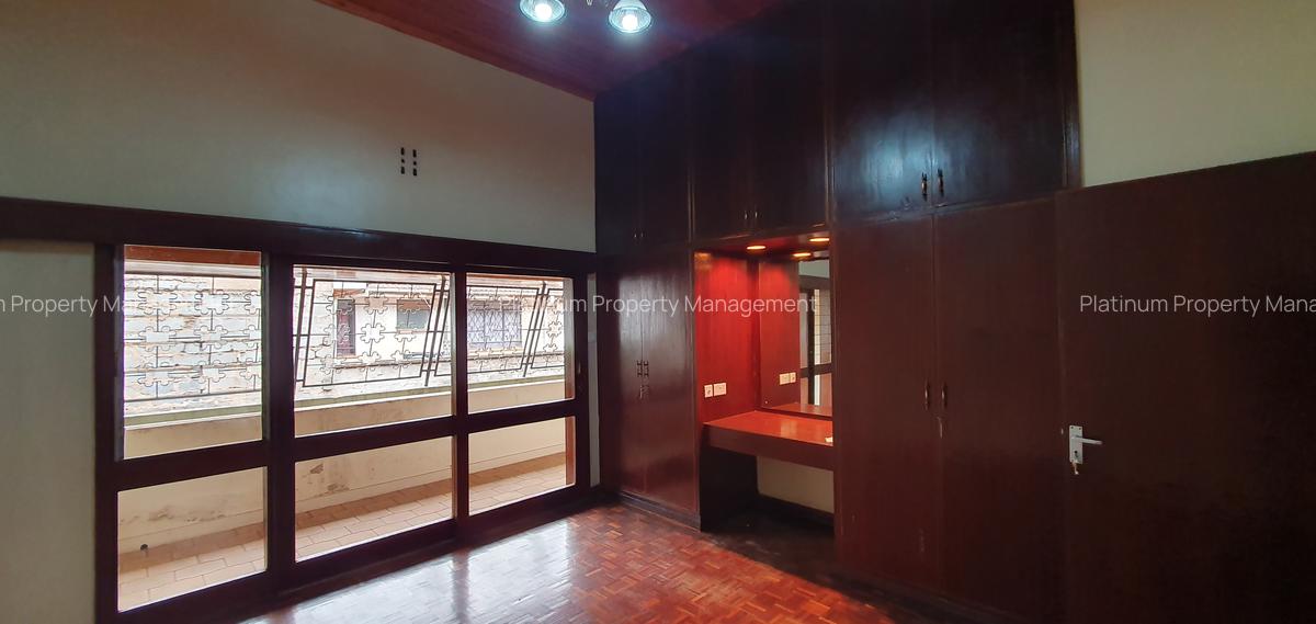 5 Bed House with En Suite at 2Nd Parklands Avenue - 12