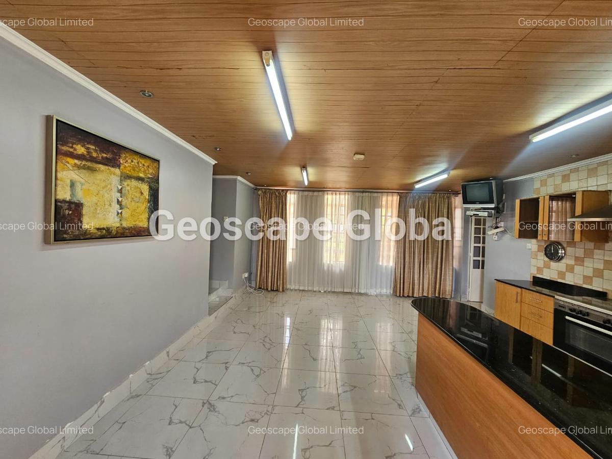 3 Bed House with En Suite in Runda - 2