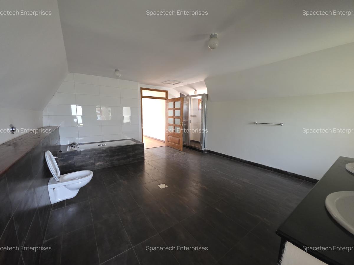 4 Bed Townhouse with En Suite in Karen - 15