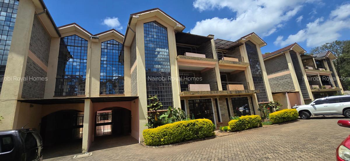 5 Bed Townhouse with En Suite at Lavington Green - 1