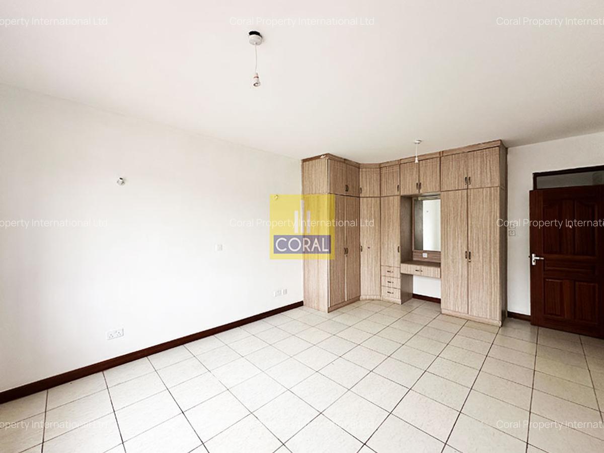 4 Bed Apartment in Parklands - 16