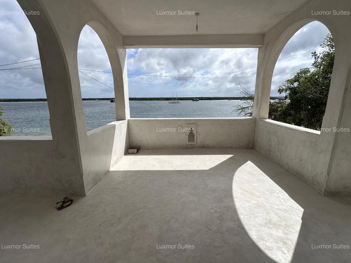 5 Bed Villa with En Suite at Lamu Shela Area - 17