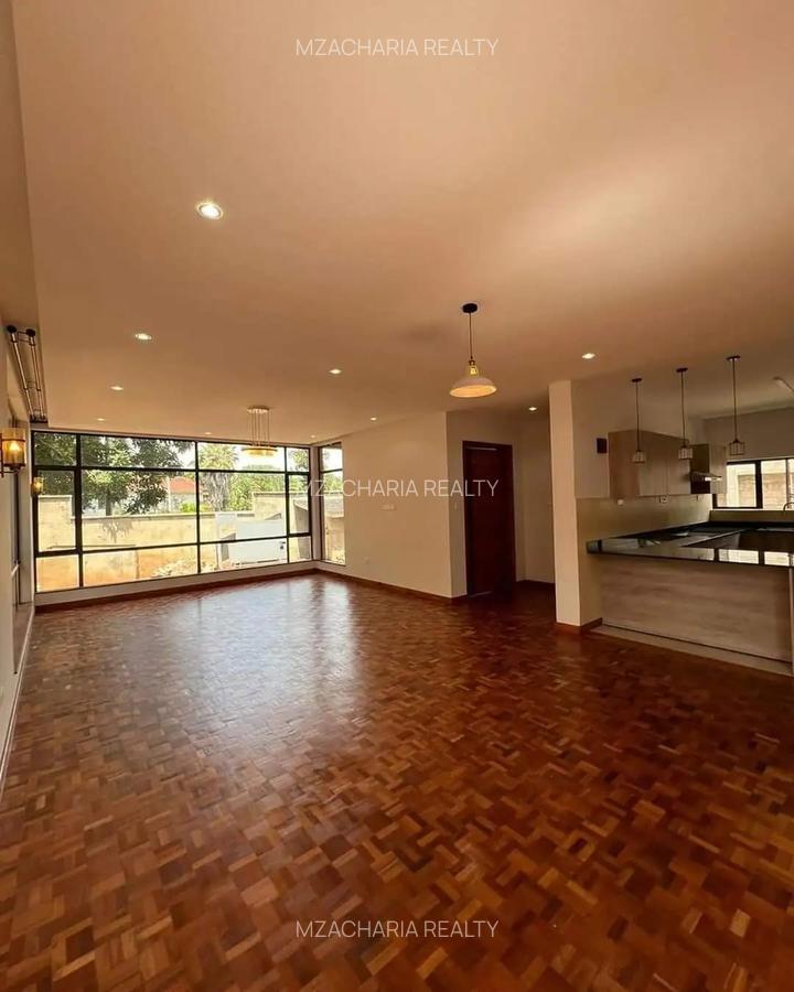 5 Bed Townhouse with En Suite in Lavington - 6