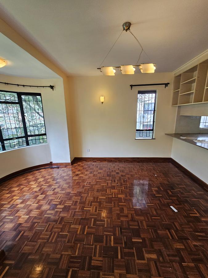 3 Bed Apartment with En Suite at Lavington - 7