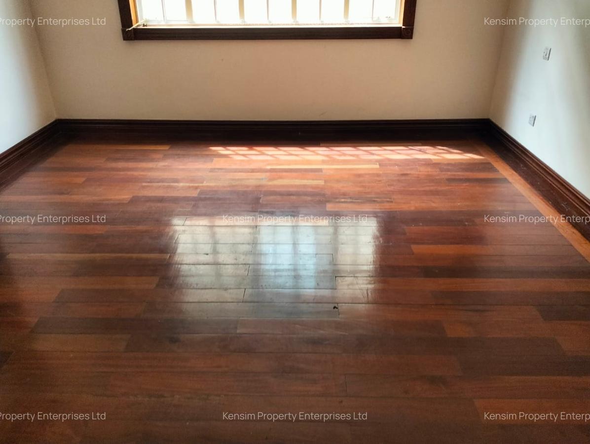 4 Bed Townhouse with En Suite in Lavington - 4