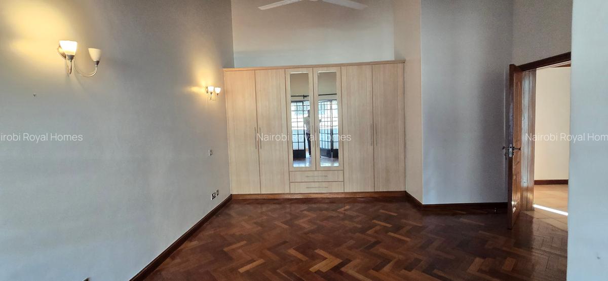 5 Bed Townhouse with En Suite at Lavington Green - 15