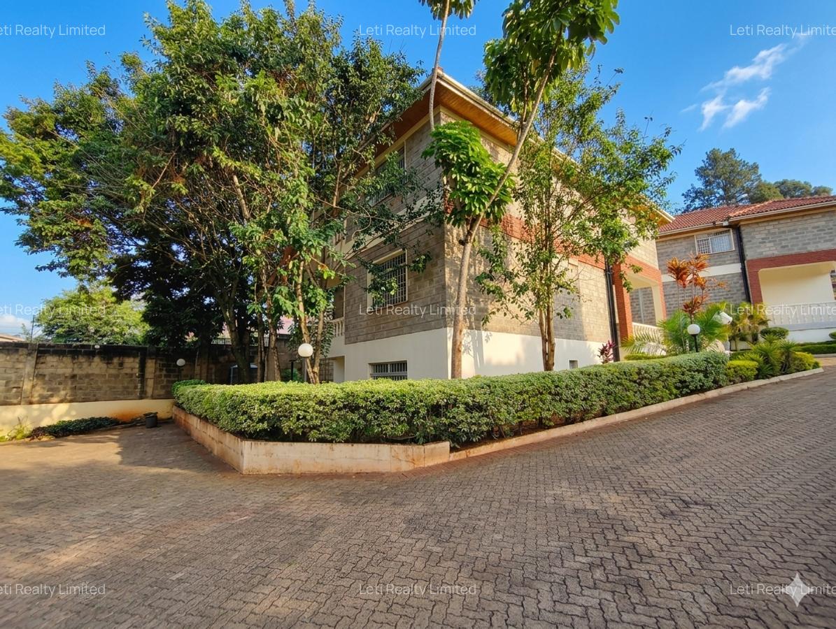 5 Bed Townhouse with En Suite in Lavington - 3
