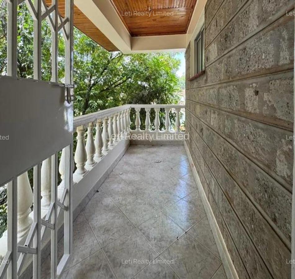 5 Bed Townhouse with En Suite in Lavington - 4