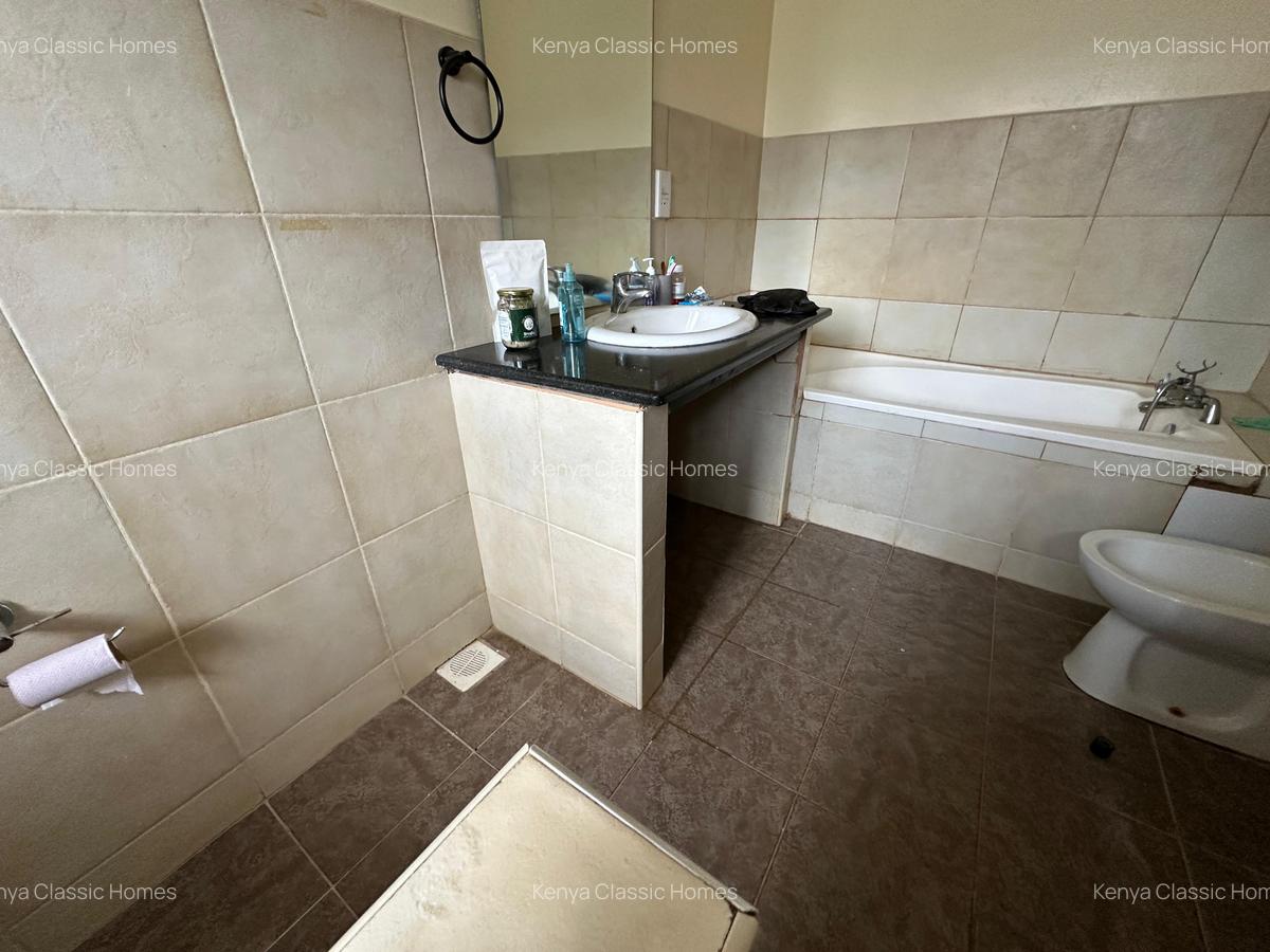 4 Bed House with En Suite at Redhill - 19