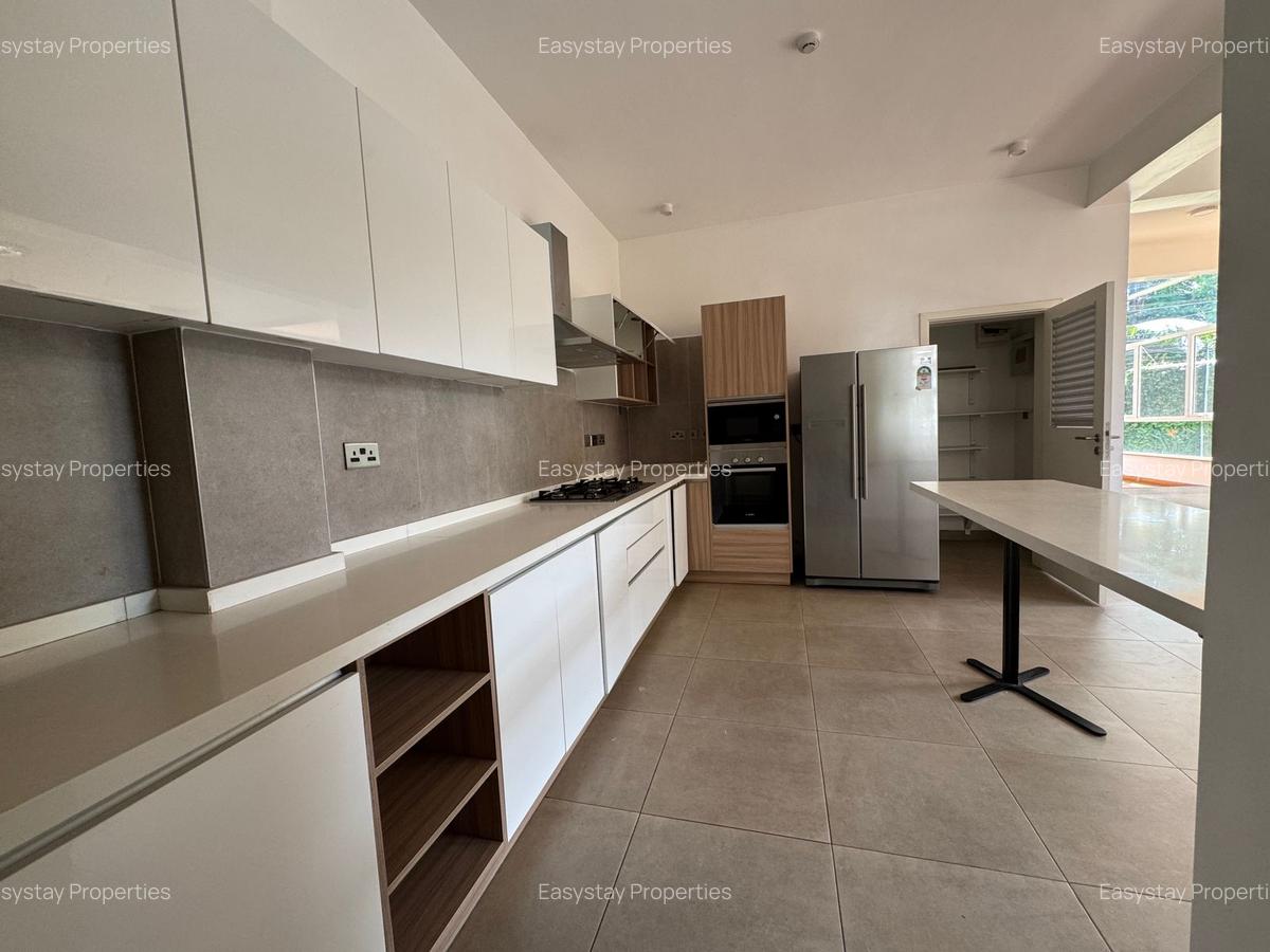 4 Bed Townhouse with En Suite in Lavington - 4