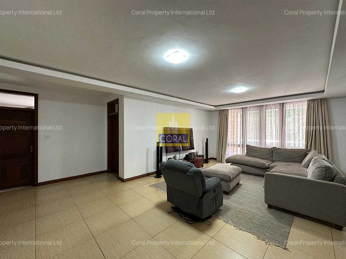 4 Bed Apartment in Riverside - 13