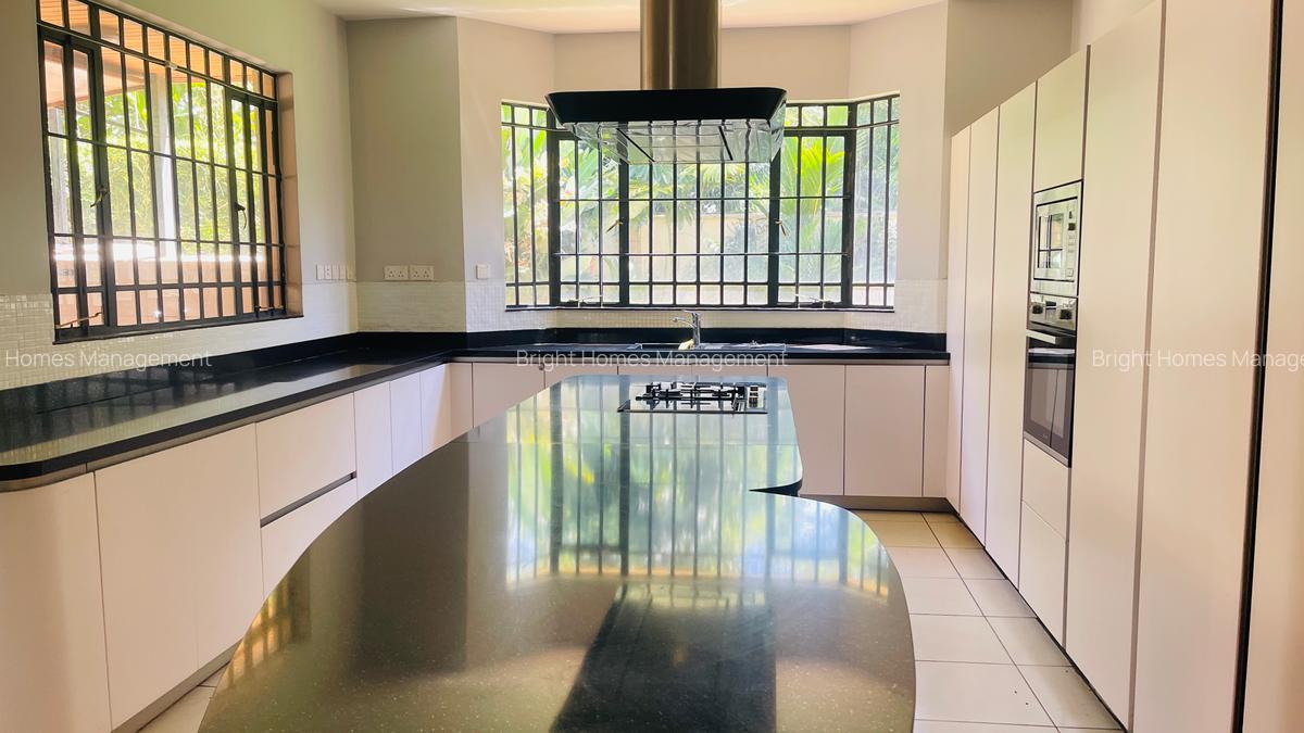 5 Bed Villa with En Suite in Lavington - 7