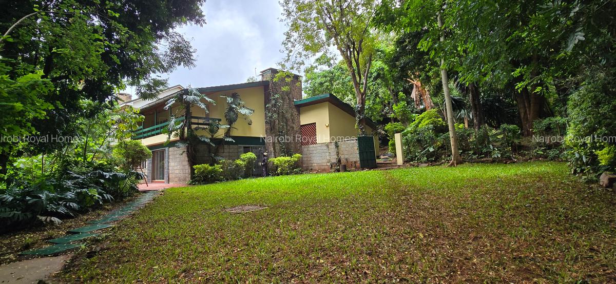4 Bed House with En Suite at Lavington - 4