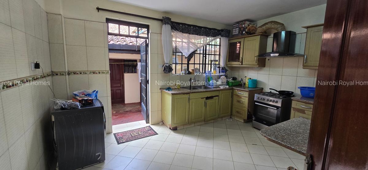 5 Bed Townhouse with En Suite at Lavington Green - 18