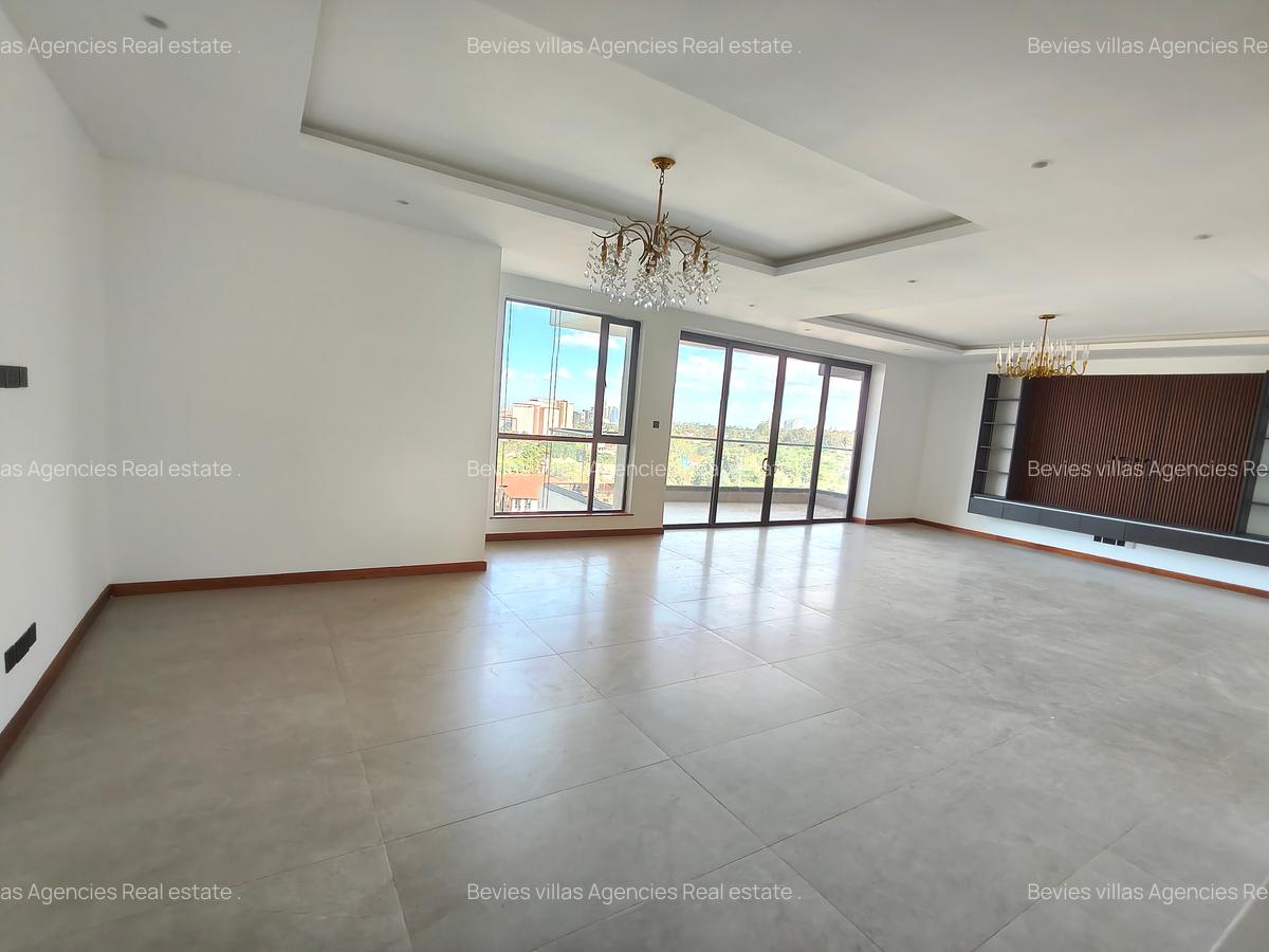 3 Bed Apartment with En Suite at Riverside - 8