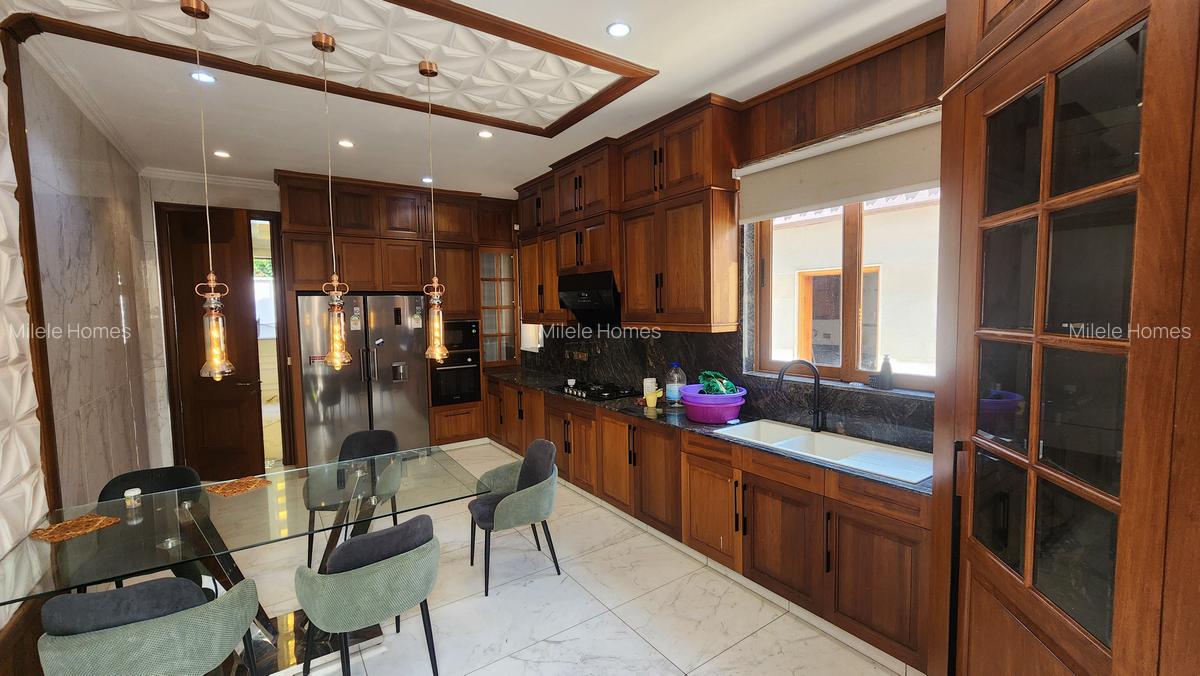 5 Bed Villa with En Suite in Lavington - 6