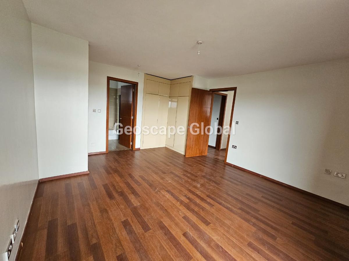 3 Bed Apartment with En Suite in Westlands Area - 12