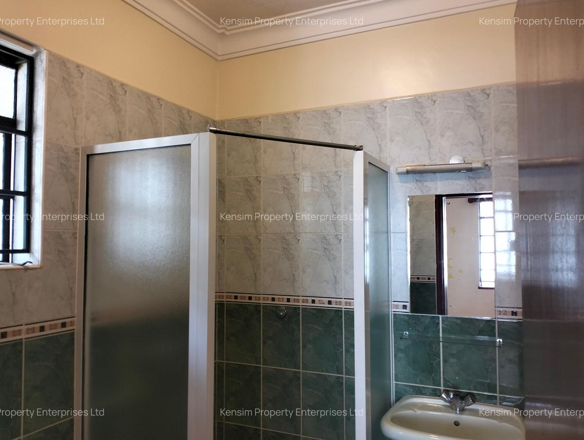 4 Bed Townhouse with En Suite in Lavington - 18