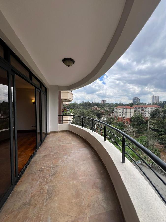 4 Bed Apartment with En Suite at Riverside Drive - 4