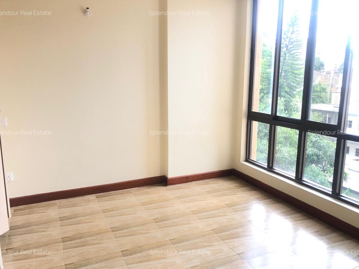 3 Bed Apartment with En Suite in Parklands - 8