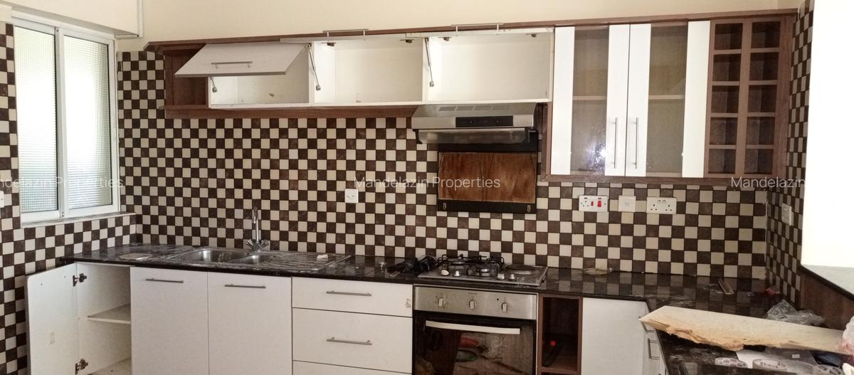 3 Bed Apartment with En Suite at Gatundu Road - 5