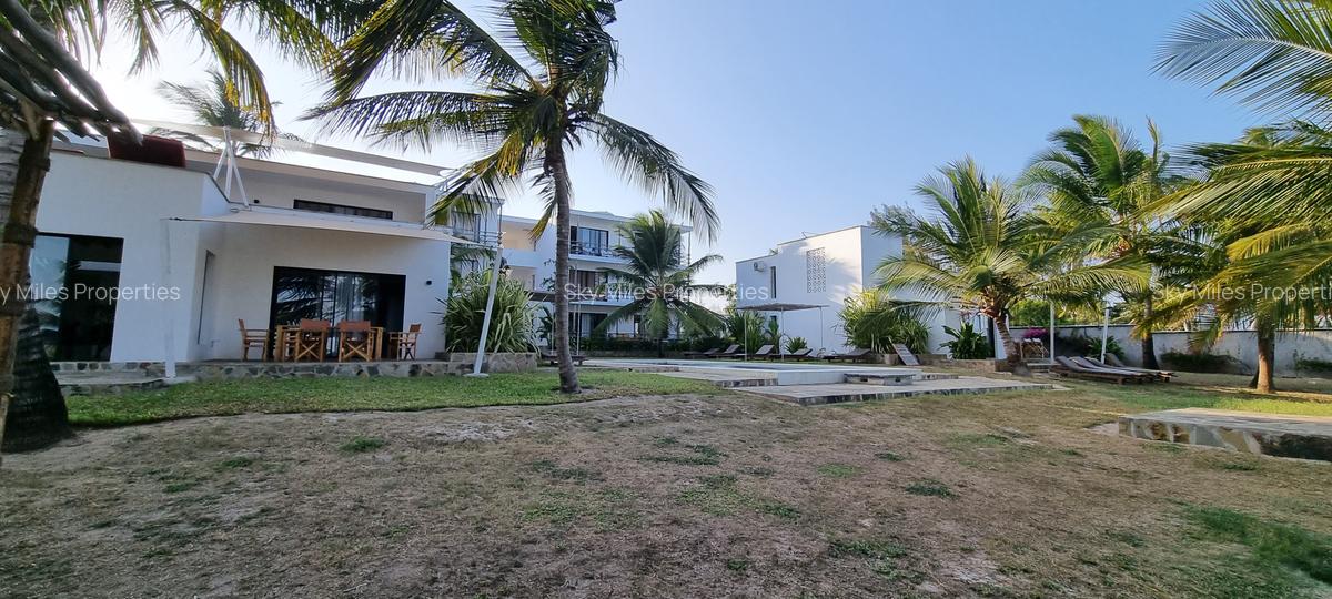 Serviced 2 Bed Apartment with En Suite at Kikambala - 11