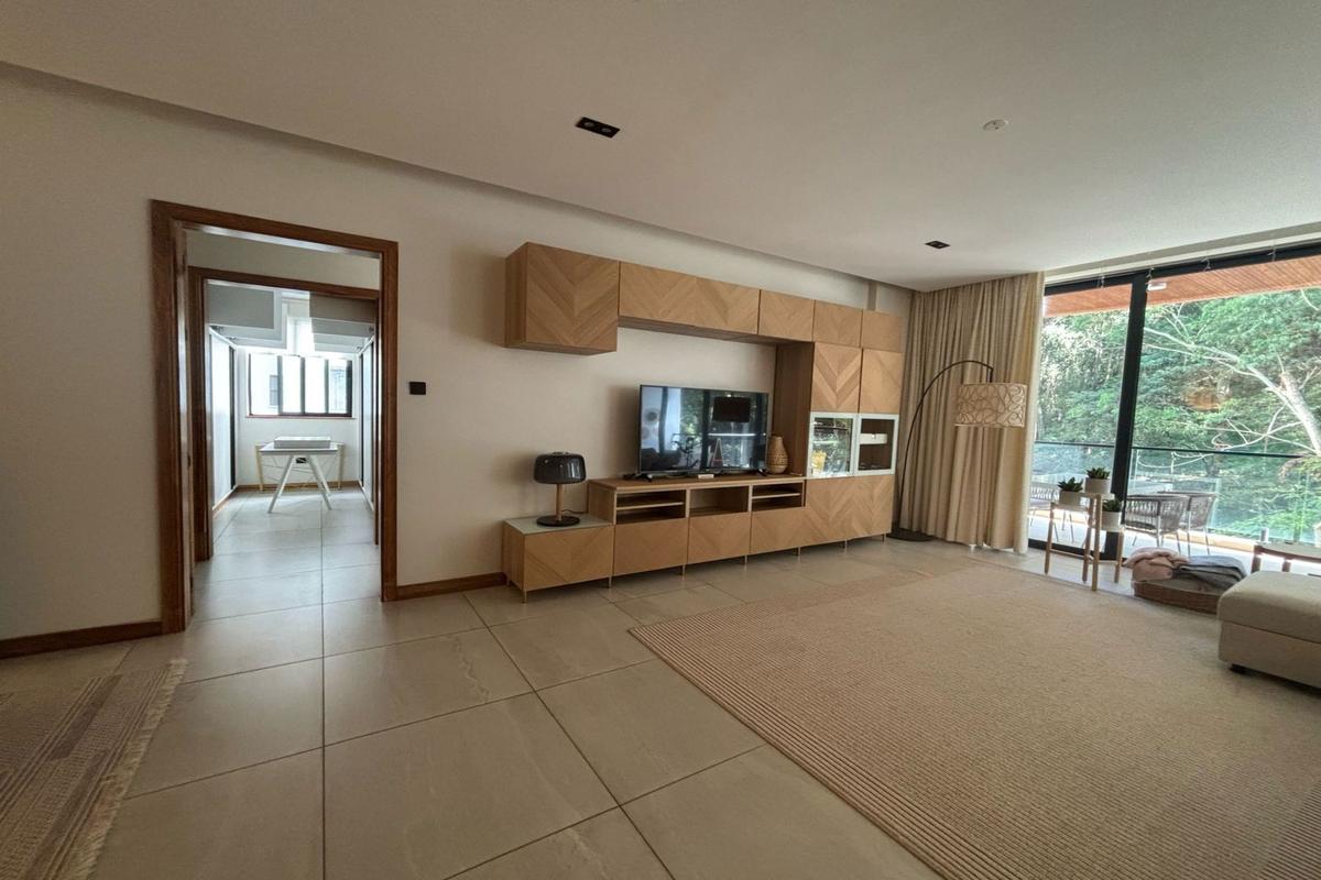 4 Bed Apartment with En Suite in Spring Valley - 3