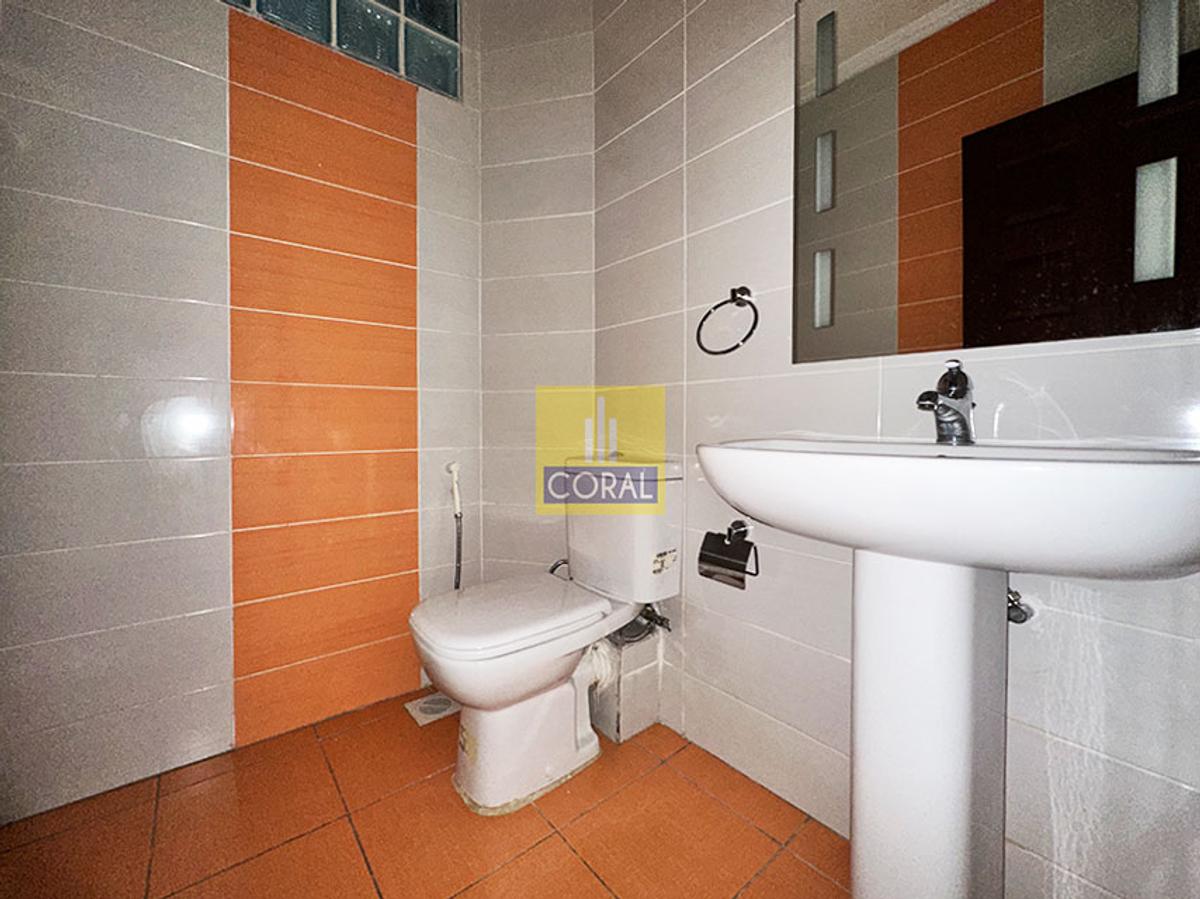 3 Bed Apartment with En Suite in Parklands - 10