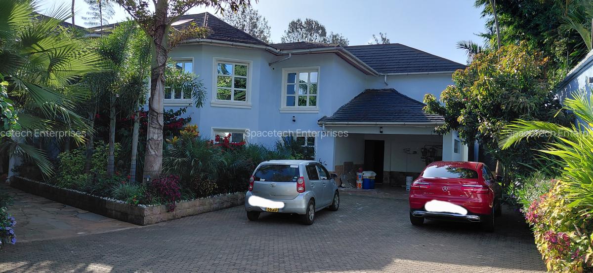 5 Bed House with En Suite in Runda - 3