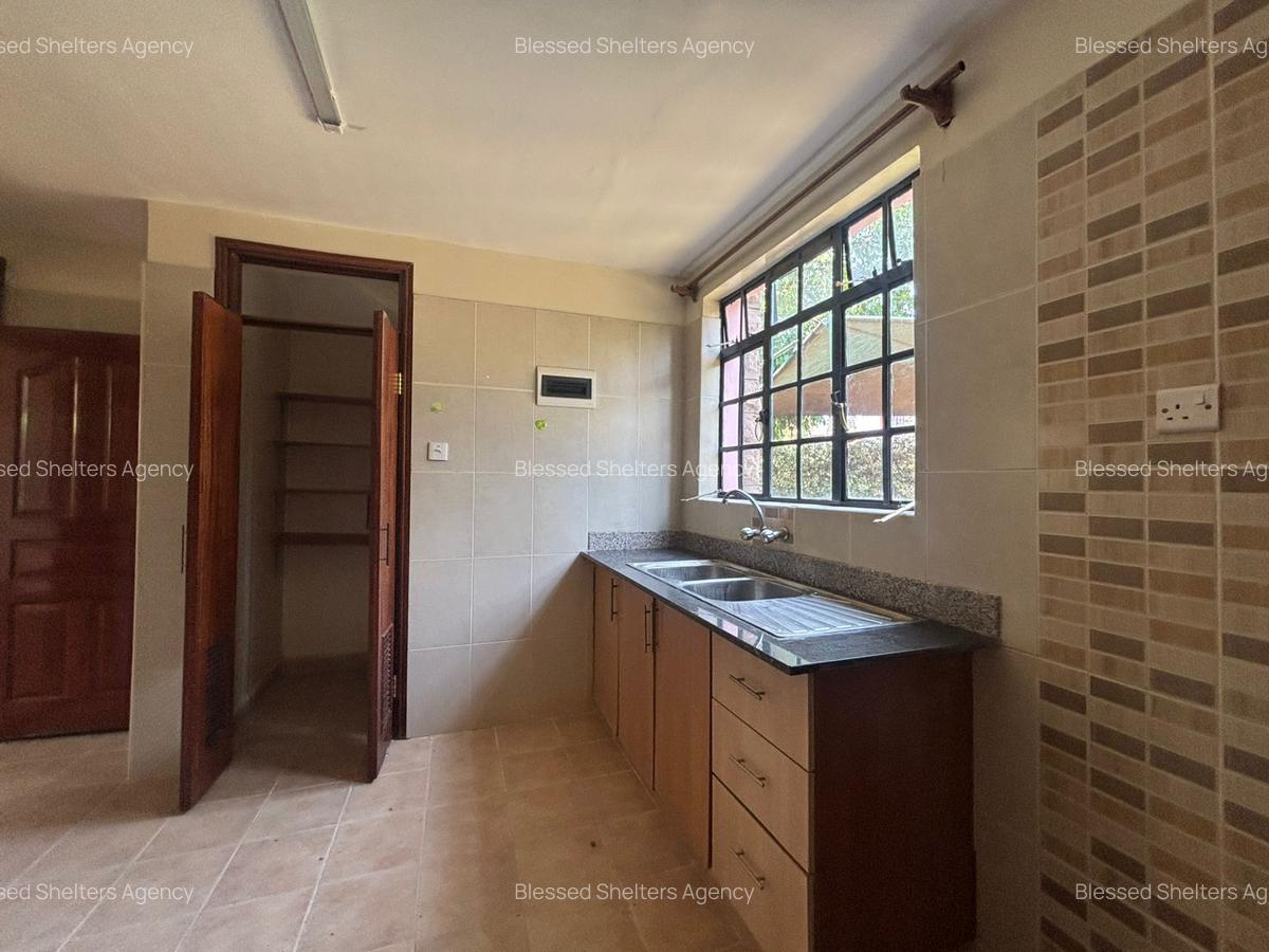 5 Bed Villa with En Suite in Kiambu Road - 5