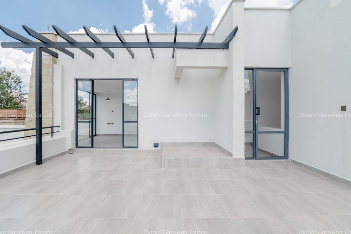 5 Bed Townhouse with En Suite at Lavington - 20